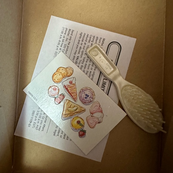 Vintage 1997 AVON SPRING TEA BARBIE MATTEL - Picture 4 of 4